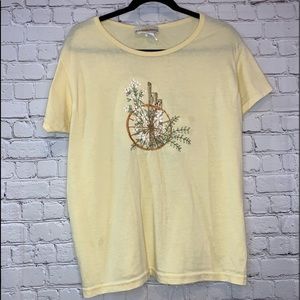 🇺🇸 Vintage Cottagecore Yellow Embroidered Tee Shirt